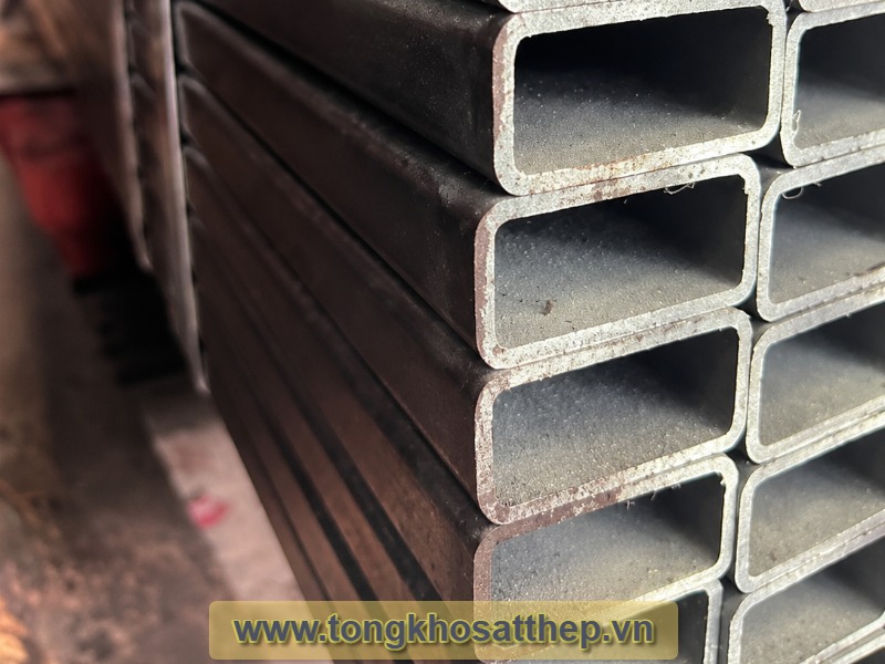 Ống thép hộp chữ nhật 40 x 80