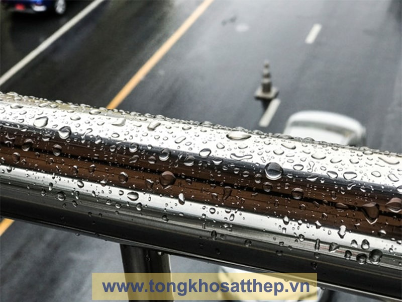 ong-inox-tron-trang-tri-tay-vin-ngoai-troi-09 Ống inox tròn làm tay vịn ngoài trời
